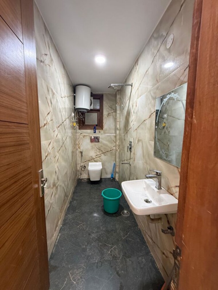 Bathroom, saket 1 Bedroom 560 Sq.Ft. Apartment In Saket Delhi 10011381
