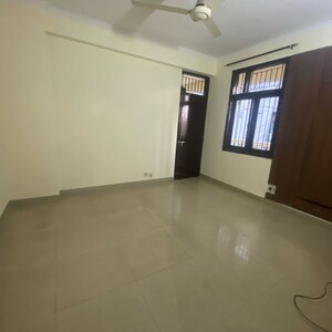 Room in 3 BHK Apartment at Sector 21c – for Rent