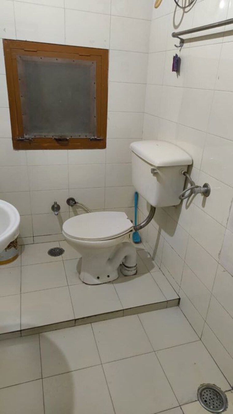 Bathroom, sector 40 1 Bedroom 500 Sq.Ft. Builder Floor In Sector 40 Chandigarh 10011387