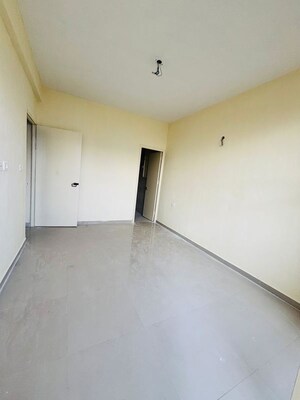 Room in 2 BHK Apartment at Pyramid Midtown, Sector 59 – for Rent