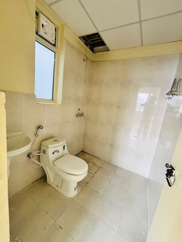 Bathroom, pyramid-midtown 2 Bedroom 577 Sq.Ft. Apartment In Sector 59 Gurgaon 10011390