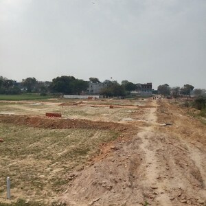  Plot For Sale in Rohania