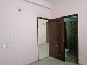 Room in 3 BHK Apartment at Sector 14 – for Sale