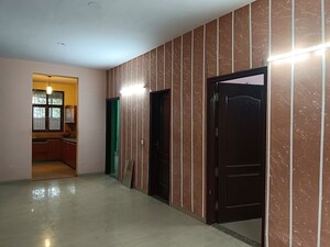 Room in 3 BHK Apartment at Sector 14 – for Sale