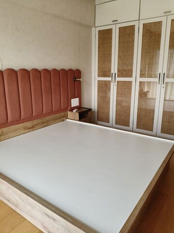 Room in 2 BHK Apartment at Godrej The Trees, Vikhroli East – for Rent