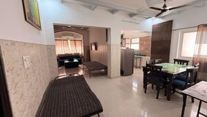 Living Room in 3 BHK Builder Floor at JakhaN-Rajpur Road – for Rent