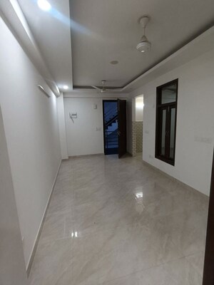 Room in 2 BHK Apartment at Saket – for Rent