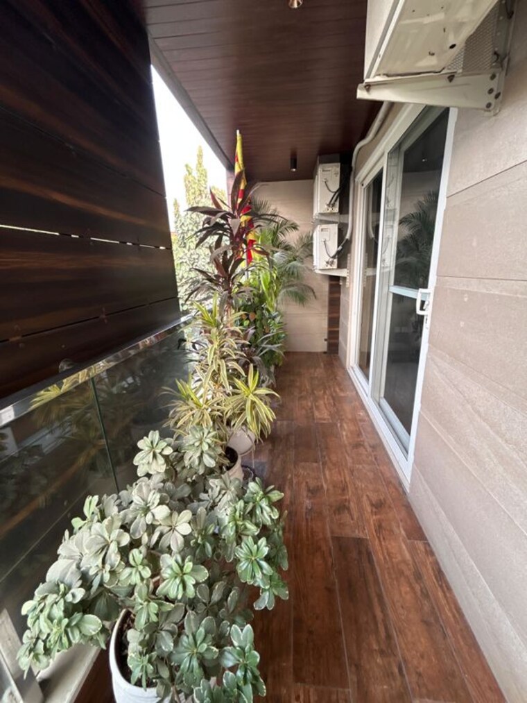 Balcony, sushant lok i 4 Bedroom 418 Sq.Yd. Builder Floor In Sushant Lok I Gurgaon 10011415