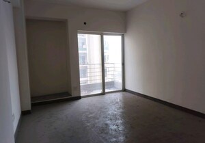 Room in 2 BHK Apartment at Paras Tierea, Sector 137 – for Sale