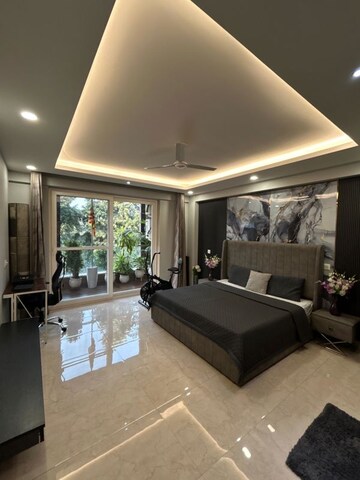 Gym in 4 BHK Builder Floor at Dlf Phase ii – for Sale