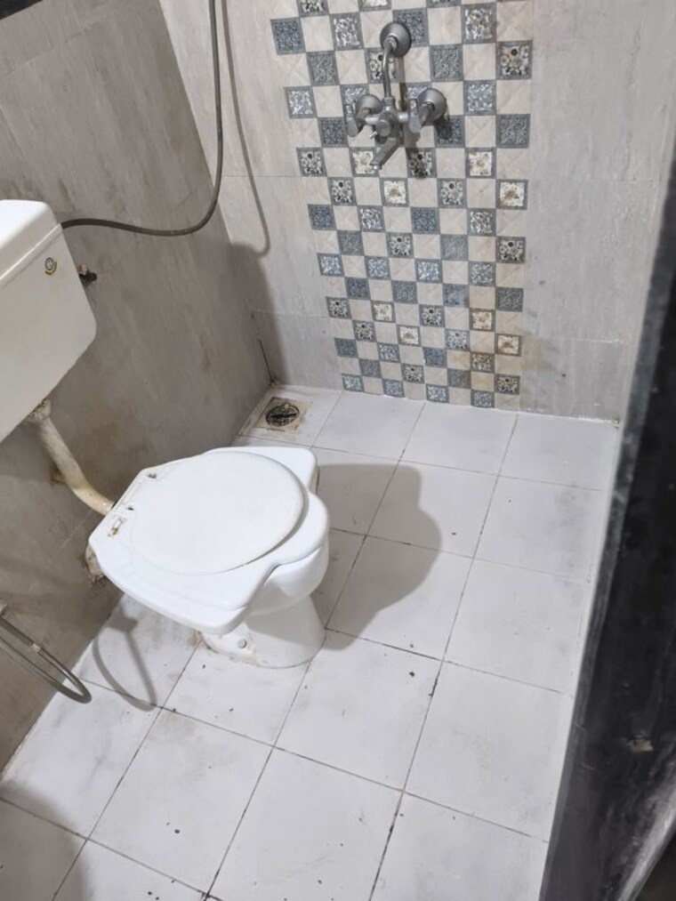 Bathroom, raymond-aashiyana 1 Bedroom 575 Sq.Ft. Apartment In Vartak Nagar Thane 10011437