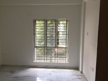 Room in 3 BHK Apartment at Punjabi Para – for Sale