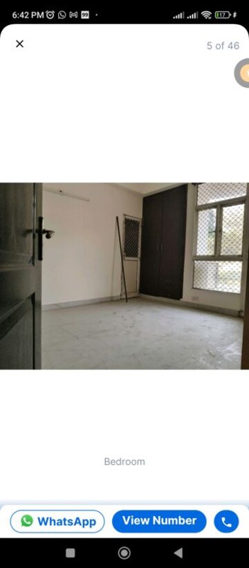 Room in 3 BHK Apartment at Supertech Emerald Court, Sector 93a – for Rent