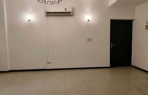 Room in 3 BHK Apartment at Supertech Emerald Court, Sector 93a – for Rent