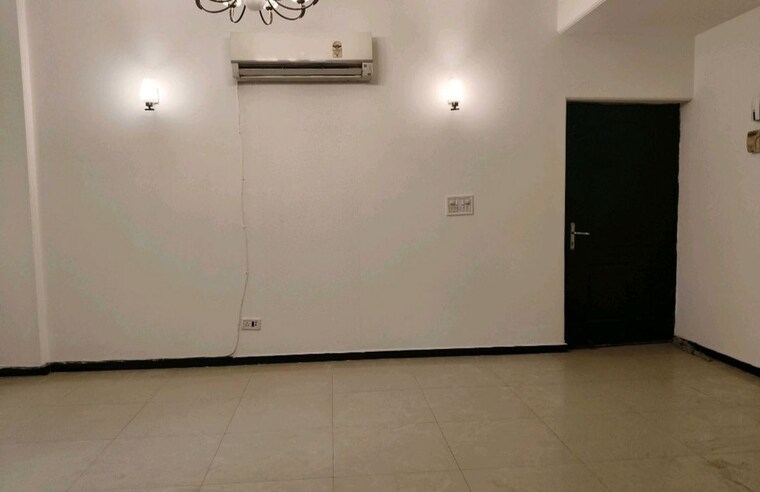 Room, supertech-emerald-court 3 Bedroom 1750 Sq.Ft. Apartment In Sector 93a Noida 10011451