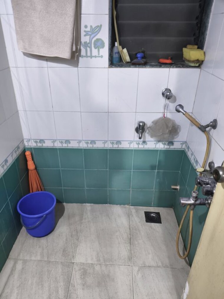 Bathroom, kores-nakshatra 1 Bedroom 585 Sq.Ft. Apartment In Vartak Nagar Thane 10011455