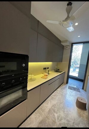 Kitchen in 2.5 BHK Builder Floor at Sector 55 – for Rent