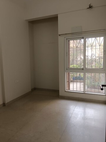 Room in 2 BHK Apartment at Dosti West County, Balkum Pada – for Rent