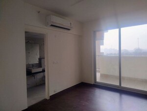 Room in 3.5 BHK Apartment at Bestech Park View Altura, Sector 79 – for Rent