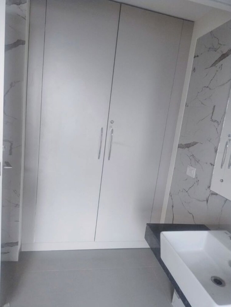 Bathroom, bestech-park-view-altura 3.5 Bedroom 2150 Sq.Ft. Apartment In Sector 79 Gurgaon 10011475