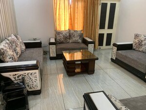 Living Room in 4 BHK Builder Floor at Sector 47 – for Rent