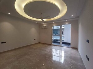 Room in 3 BHK Builder Floor at Saket – for Rent