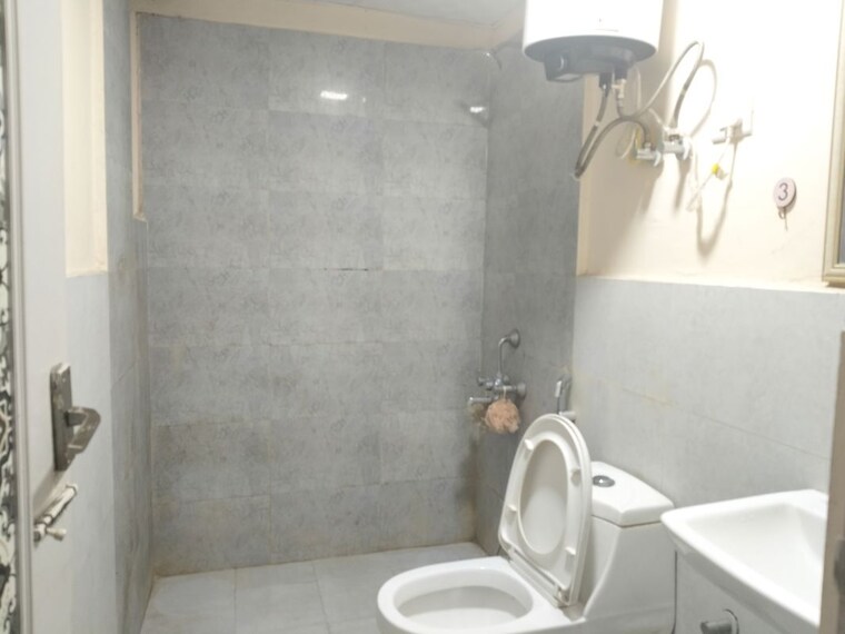 Bathroom, suncity-avenue-76 2 Bedroom 582 Sq.Ft. Apartment In Sector 76 Gurgaon 10011526