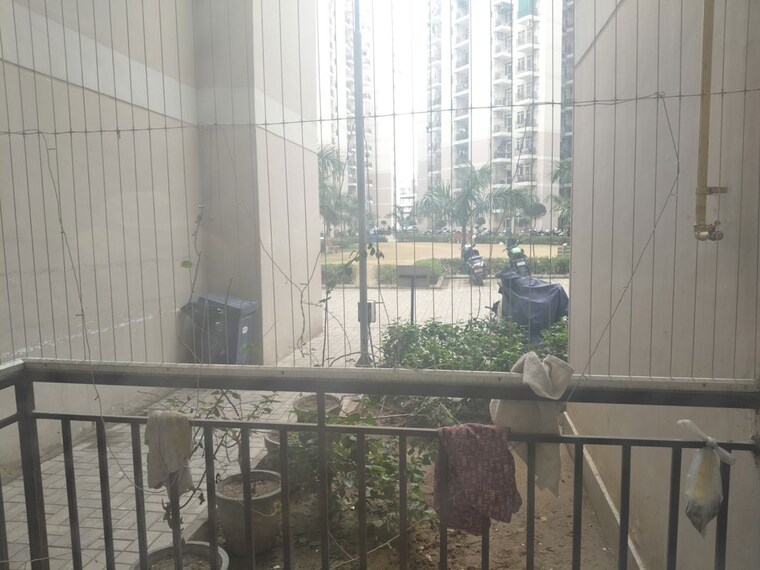 Balcony, suncity-avenue-76 2 Bedroom 582 Sq.Ft. Apartment In Sector 76 Gurgaon 10011526