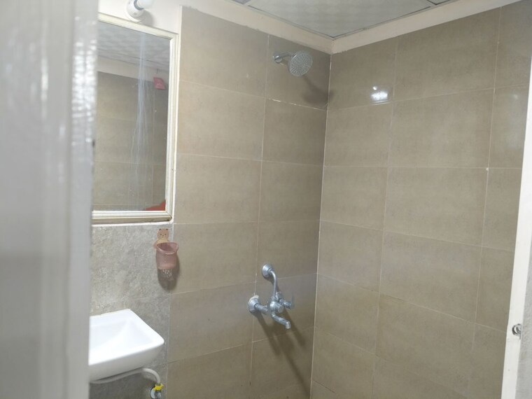 Bathroom, suncity-avenue-76 2 Bedroom 582 Sq.Ft. Apartment In Sector 76 Gurgaon 10011531