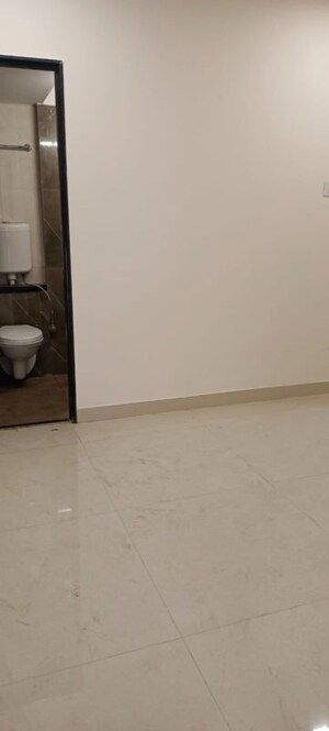 Room in 2 BHK Apartment at Sugee Atharva, Prabhadevi – for Rent