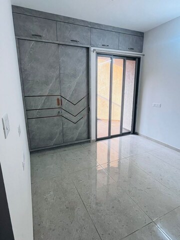 Room in 2 BHK Apartment at Vilas Javdekar Yashwin Enchante, Kharadi – for Rent