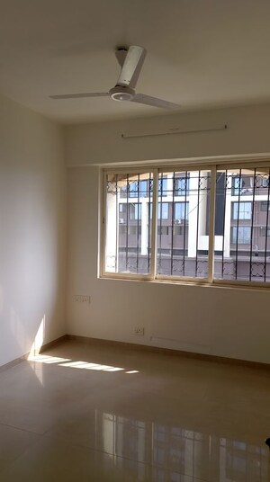 Bedroom in 3 BHK Apartment at Dosti Blossom, Wadala East – for Rent