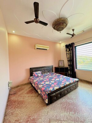 Bedroom in 3 BHK Builder Floor at Sector 23a – for Rent