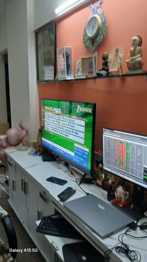 Master Bedroom in 2 BHK Apartment at Acme Enclave, Malad West – for Rent