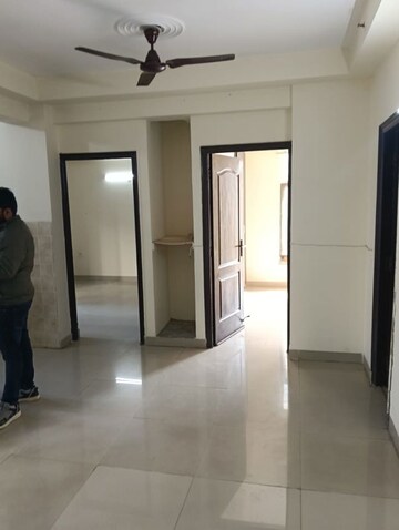 Room in 2 BHK Builder Floor at RWA Apartments Sector 41, Sector 41 – for Rent