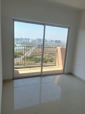 Room in 2 BHK Apartment at Godrej Boulevard, Manjari – for Rent