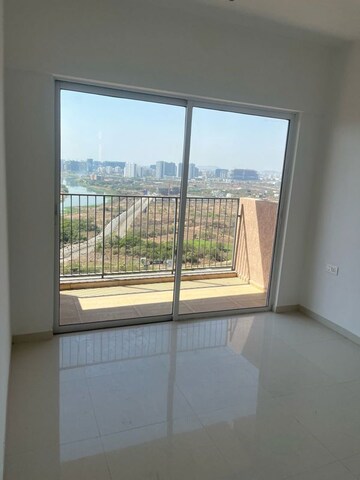 Room in 2 BHK Apartment at Godrej Boulevard, Manjari – for Rent