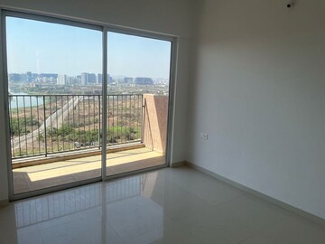 Room in 2 BHK Apartment at Godrej Boulevard, Manjari – for Rent