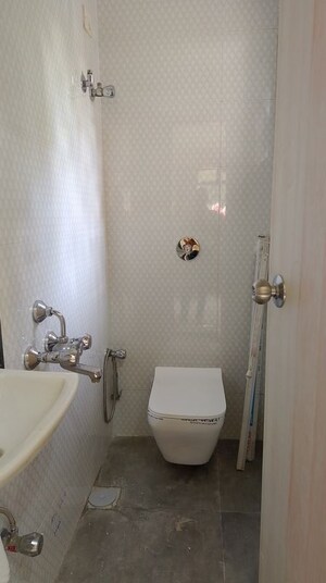 Bathroom in 1 BHK Apartment at Dosti Daffodil, Wadala East – for Sale