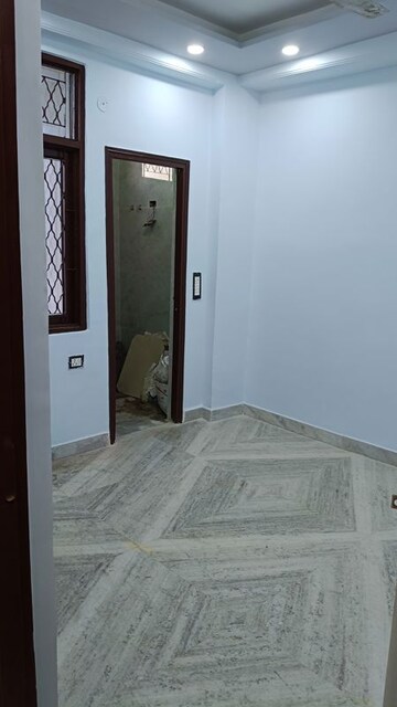 Room in 2 BHK Builder Floor at Shalimar Garden Extension ii – for Sale