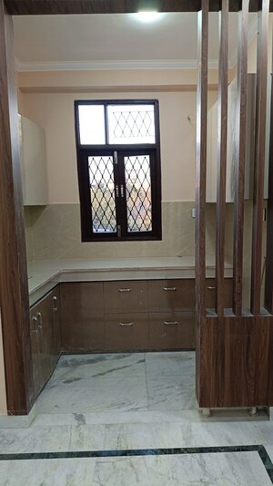 Furnished Amenities in 2 BHK Builder Floor at Shalimar Garden Extension ii – for Sale