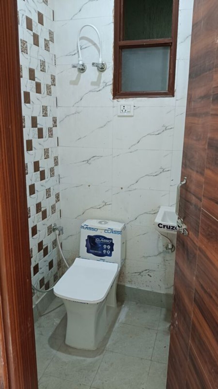 Bathroom, bhopura 2 Bedroom 800 Sq.Ft. Builder Floor In Bhopura Ghaziabad 10011584