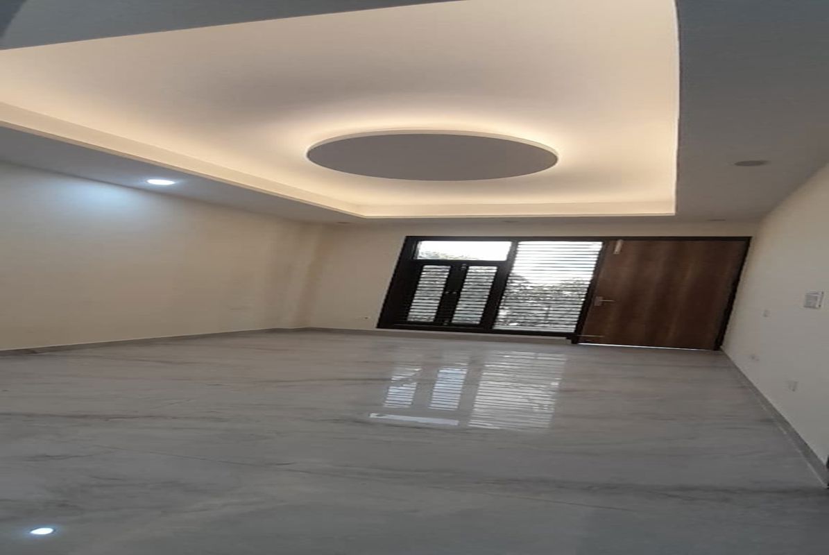 3 BHK + Pooja Room 100 Sq.Yd. Builder Floor in Sai Kunj New Palam  vihar