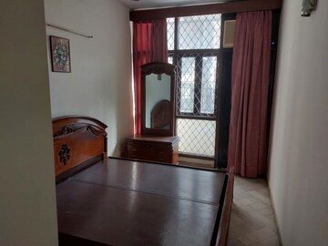 Room in 2 BHK Builder Floor at Saket – for Rent