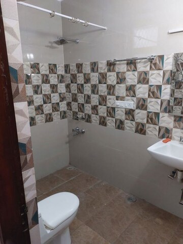 Master Bedroom in 2 BHK Builder Floor at Saket – for Rent