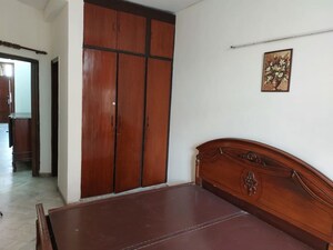 Furnished Amenities in 2 BHK Builder Floor at Saket – for Rent