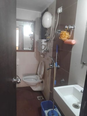 Bathroom in 1 BHK Apartment at Hubtown Gardenia, Mira Road – for Sale
