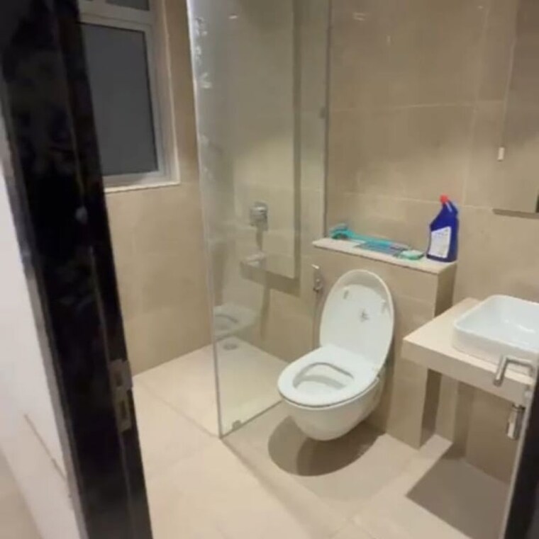 Bathroom, oberoi-sky-city 3 Bedroom 1073 Sq.Ft. Apartment In Khande Rao Dongari Mumbai 10011628