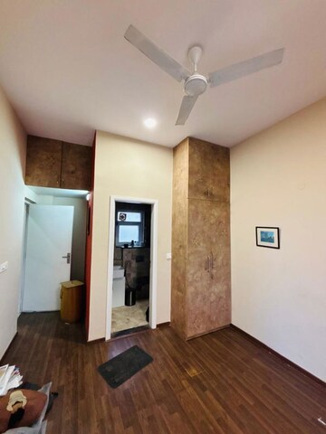 Room in 3 BHK Apartment at BPTP Astaire Gardens, Sector 70a – for Rent