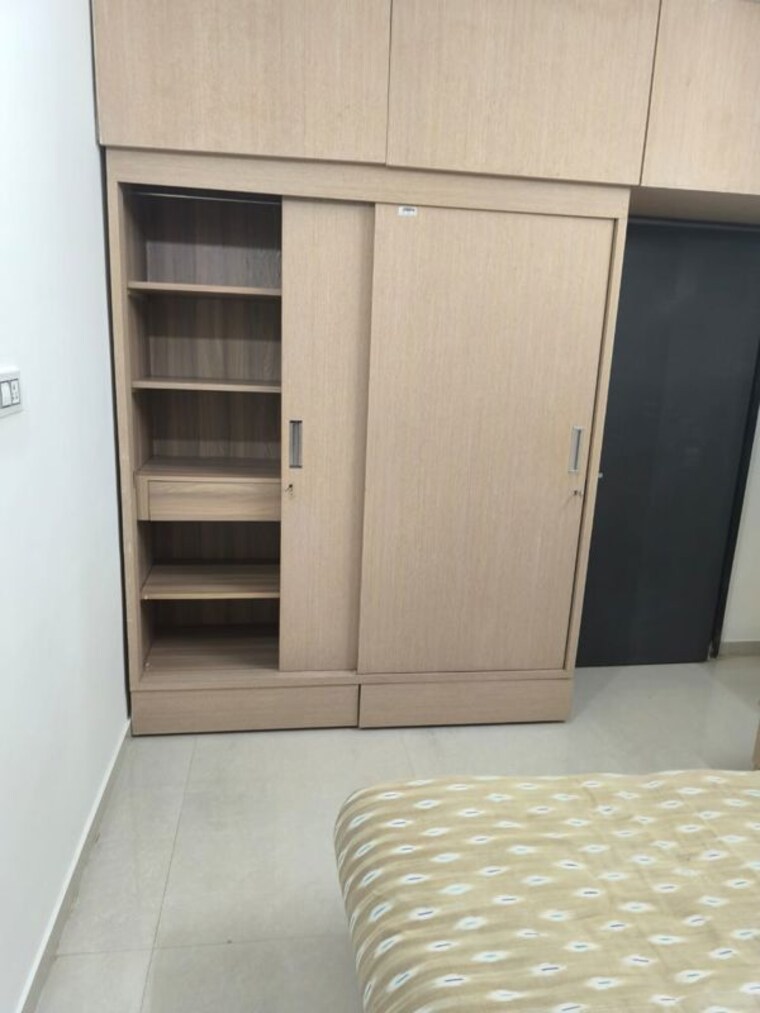 Room, umang-shastri-nagar-west-view-chs 2 Bedroom 750 Sq.Ft. Apartment In Goregaon West Mumbai 10011636